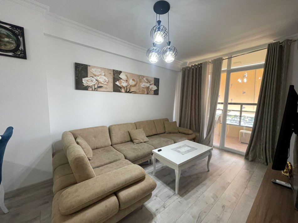 Tirane, jepet me qera apartament 2+1 Kati 8, 100 m² 500 € (Astir)