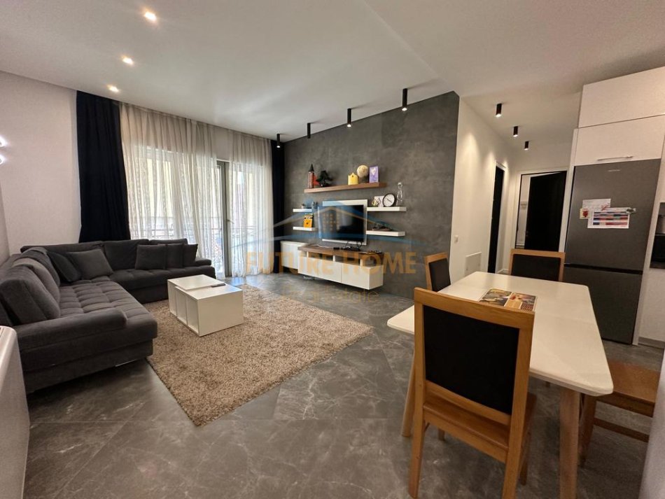 Tirane, jepet me qera apartament 2+1 Kati 5, 114 m² 1.300 € (deliorgji)