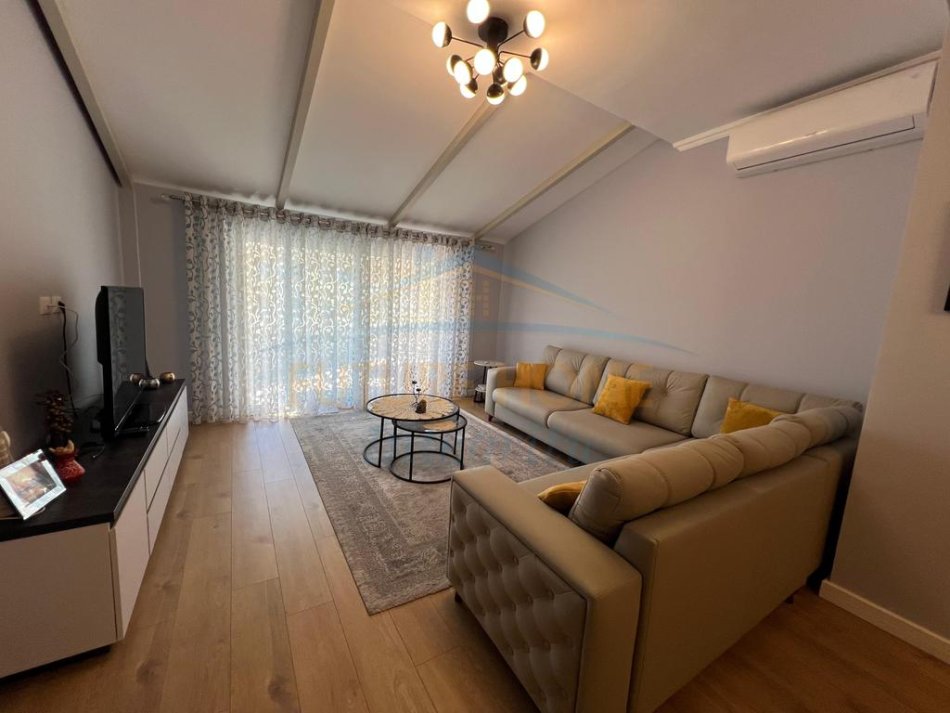 Tirane, jepet me qera apartament 2+1 Kati 9, 90 m² 1.000 € (Shkolla e Baletit, Tiranë)
