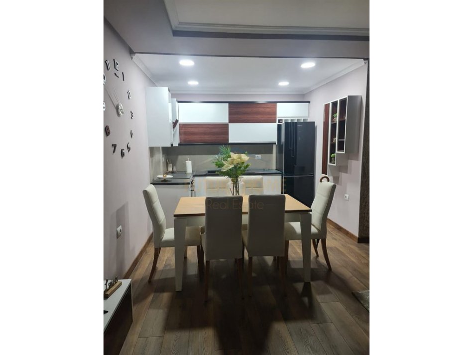 Tirane, shitet apartament 2+1 Kati 4, 105 m² 19.500.000 € 