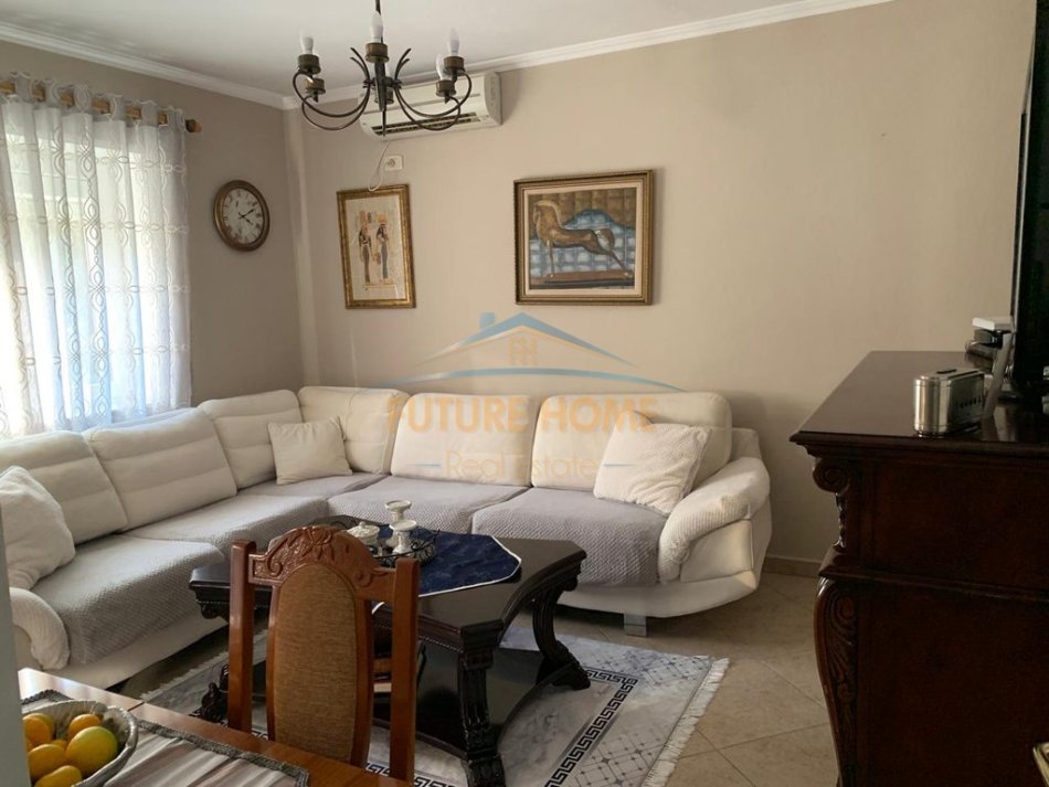 Tirane, shitet apartament 2+1 Kati 2, 58 m² 10.000.000 € 
