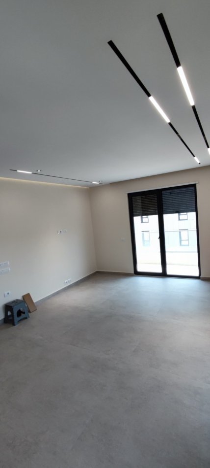 Tirane, jepet me qera apartament 2+1 , 105 m² 550 € 