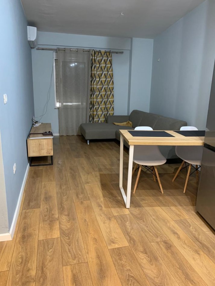 Tirane, shitet apartament 1+1+Ballkon , 64 m² 105.000 € 