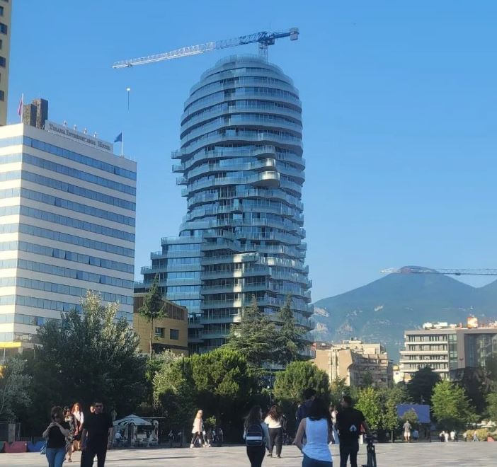 Tirane, shitet apartament 2+1 , 128 m² 631.200 € 