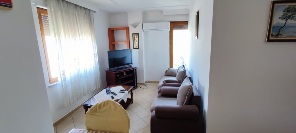 Tirane, jepet me qera apartament 1+1 , 70 m² 500 € 