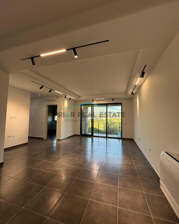 Tirane, shitet apartament 3+1+Ballkon Kati 2, 147 m² 286.000 € (Liqeni i Thate)
