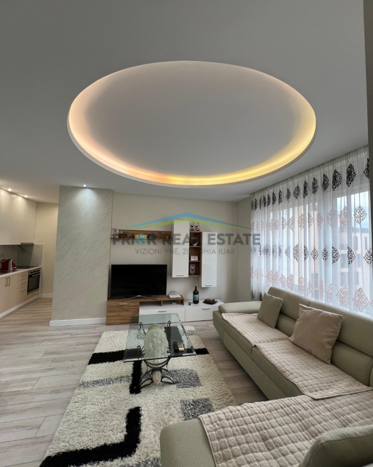 Tirane, jepet me qera apartament 1+1+Ballkon Kati 9, 80 m² 900 € (Rruga e Kosovareve)