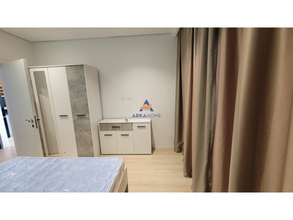 Tirane, jepet me qera apartament 1+1+Ballkon Kati 5, 72 m² 600 € (FARMACIA 10)