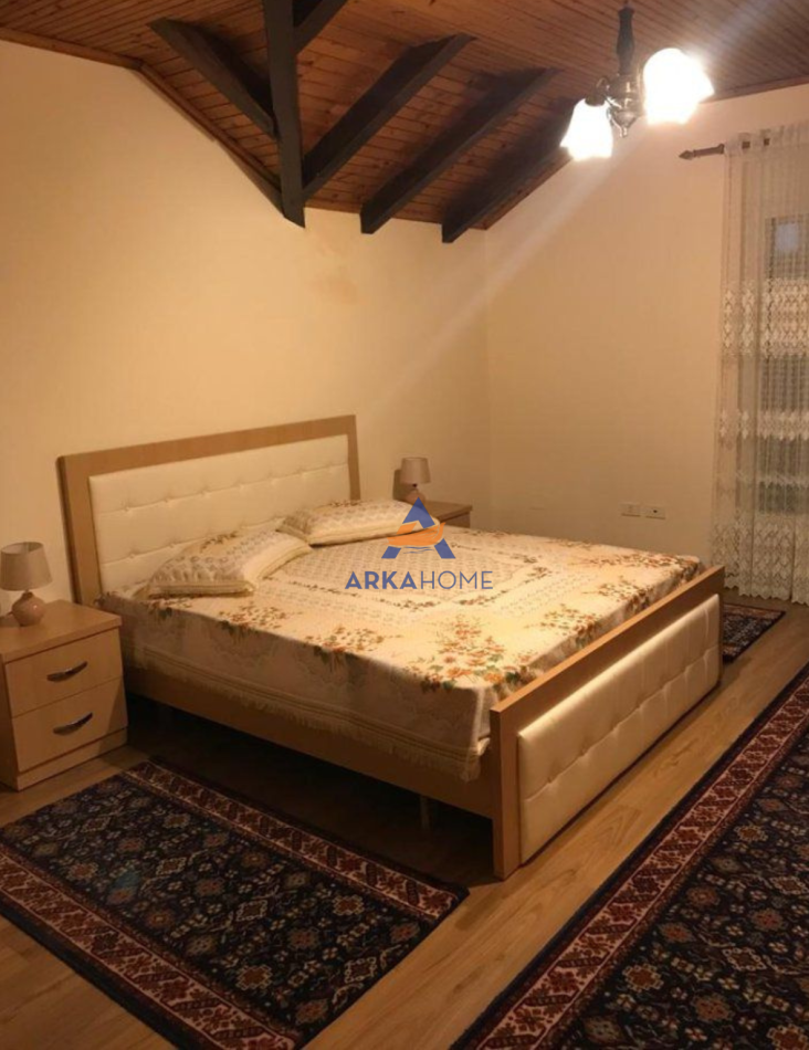Tirane, jepet me qera apartament 3+1+Ballkon Kati 3, 120 m² 550 € (XHAMLLIKU)