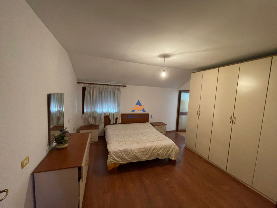 Tirane, jepet me qera shtepi 2+1+Ballkon Kati 3, 150 m² 400 € (Besnik Ceka)