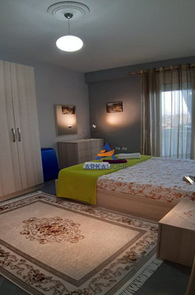 Tirane, jepet me qera apartament 1+1+Ballkon Kati 4, 70 m² 500 € 