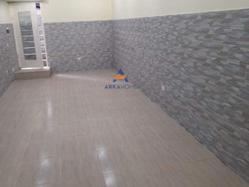 Tirane, shitet dyqan Kati -1, 81 m² 56.700 € 