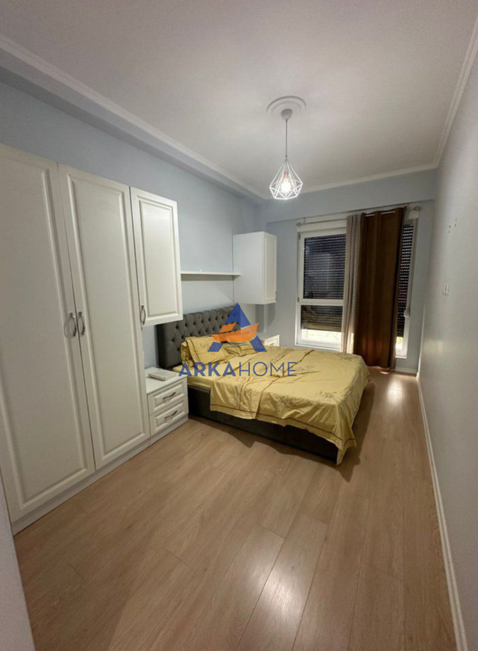 Tirane, jepet me qera apartament 1+1+Ballkon Kati 5, 60 m² 600 € 