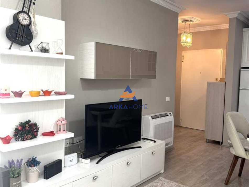 Tirane, jepet me qera apartament 1+1+Ballkon Kati 1, 60 m² 600 € 
