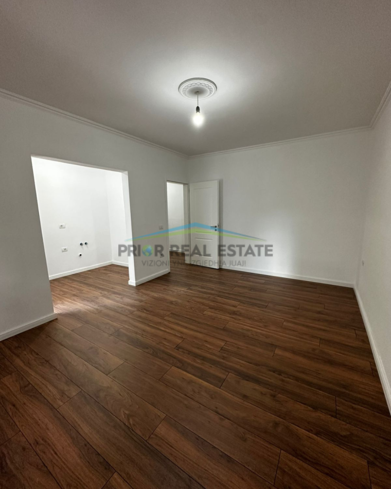 Tirane, shitet apartament 1+1+Ballkon Kati 2, 60 m² 122.000 € (te Hotel Diplomat 2)