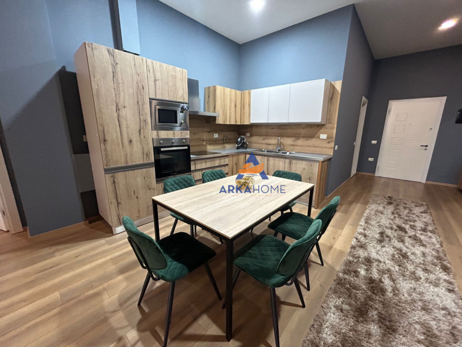 Tirane, jepet me qera apartament 1+1+Ballkon Kati 1, 120 m² 650 € (LIQENI I THATE)