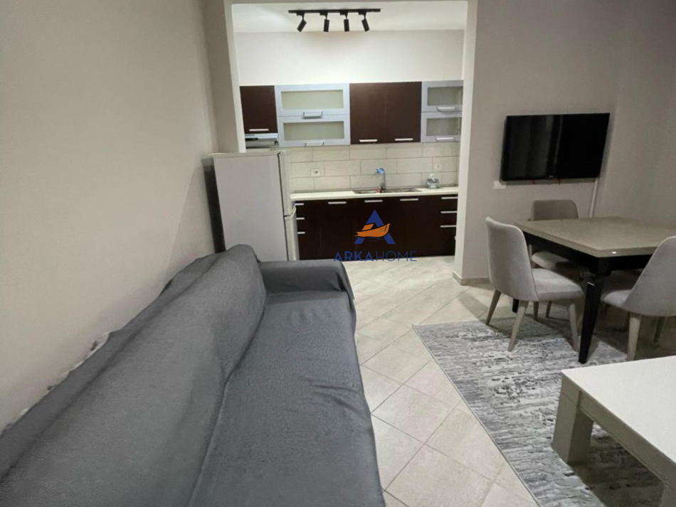 Tirane, jepet me qera 1+1+Ballkon Kati 3, 63 m² 450 € (PRANE RRUGES TEODOR RUZVELT)