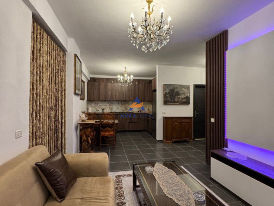 Tirane, jepet me qera apartament 2+1+Ballkon Kati 7, 100 m² 600 € (KOMPLEKSI FERATI,ASTIR)