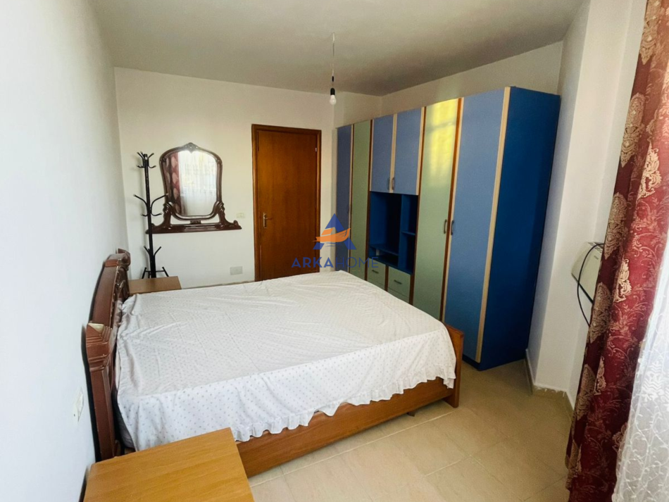 Tirane, jepet me qera apartament 1+1+Ballkon Kati 9, 71 m² 400 € (KOMBINAT)