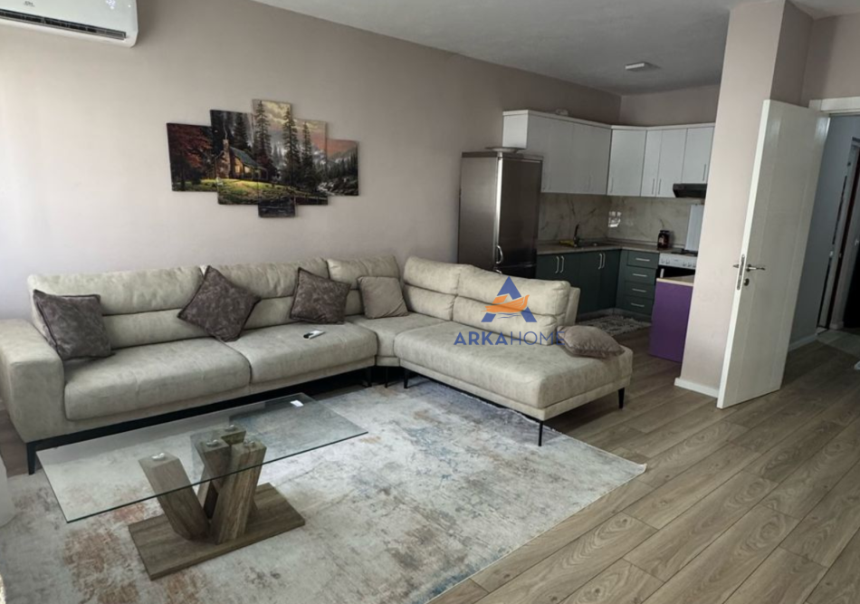 Tirane, jepet me qera apartament 2+1 Kati 4, 100 m² 400 € (NE FRESK)