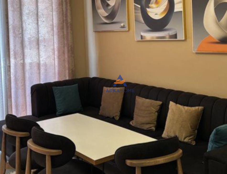 Tirane, jepet me qera apartament 1+1+Ballkon Kati 7, 65 m² 500 € (5maji)