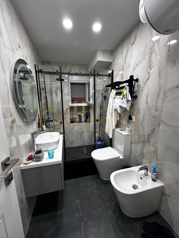 SHESIM SUPER APARTAMENT 2+1 PRANE PAZARIT TE RI, ID: Billion3444