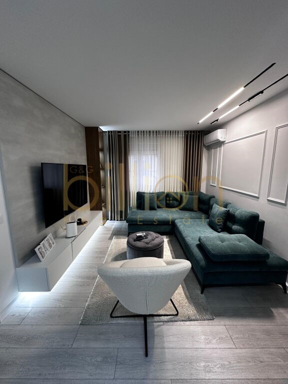 SHESIM SUPER APARTAMENT 2+1 PRANE PAZARIT TE RI, ID: Billion3444