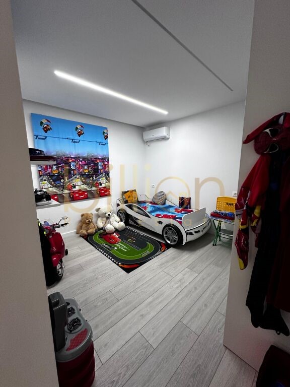 SHESIM SUPER APARTAMENT 2+1 PRANE PAZARIT TE RI, ID: Billion3444