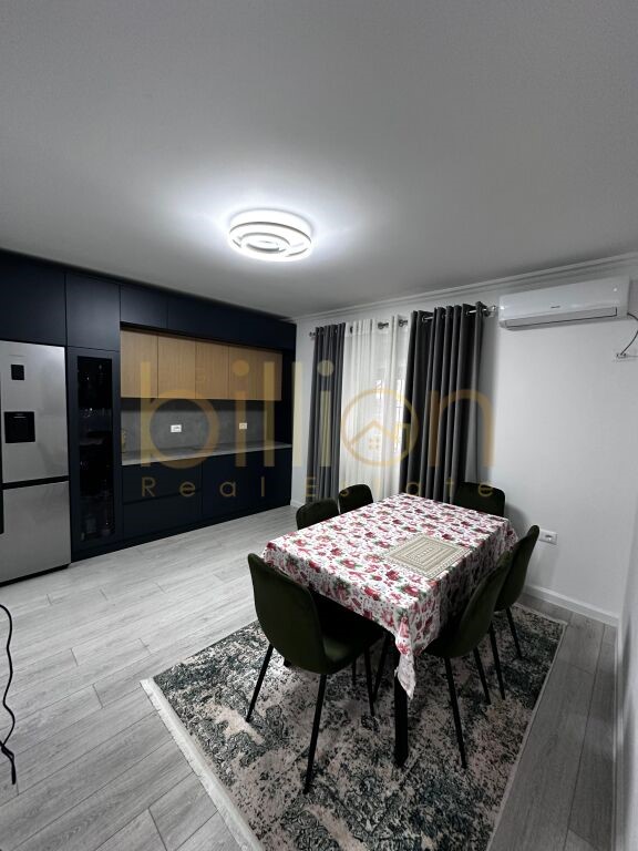 SHESIM SUPER APARTAMENT 2+1 PRANE PAZARIT TE RI, ID: Billion3444