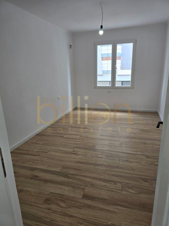 PRANE QENDRES SHITET APARTAMENT 2+1