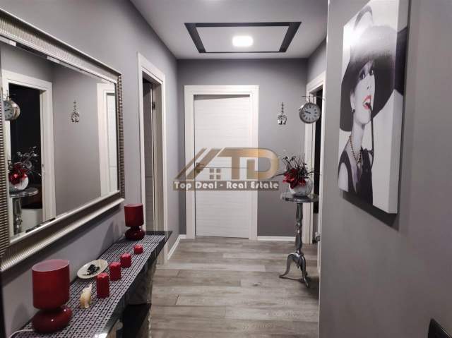 Tirane, shitet apartament 3+1+BLK Kati 12, 136 m² 270.000 Euro (Bulevardi Zogu i Pare)