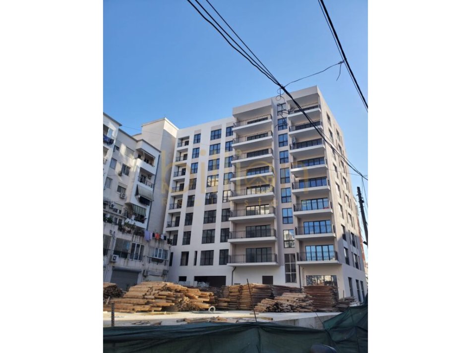 NE YZBERISHT , SHITET DYQAN 45M2 , ID: Billion3099