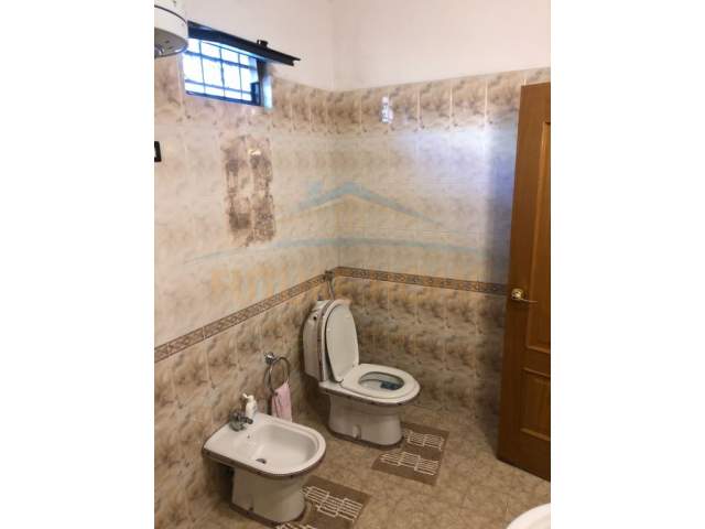 Durres, shitet shtepi 2+1+A+BLK Kati 0, 228 m² 100.000 Euro (stadiumi)