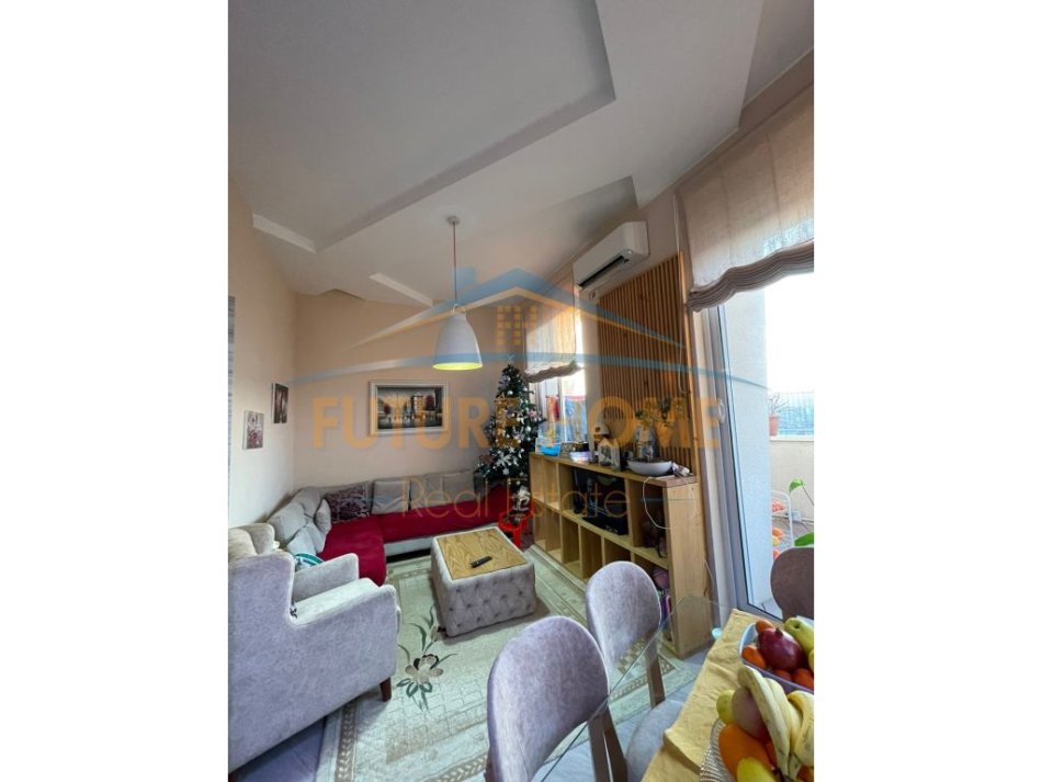 Shitet , Apartament 3+1+ Verandë, Kompleksi Kontakt , Tiranë.