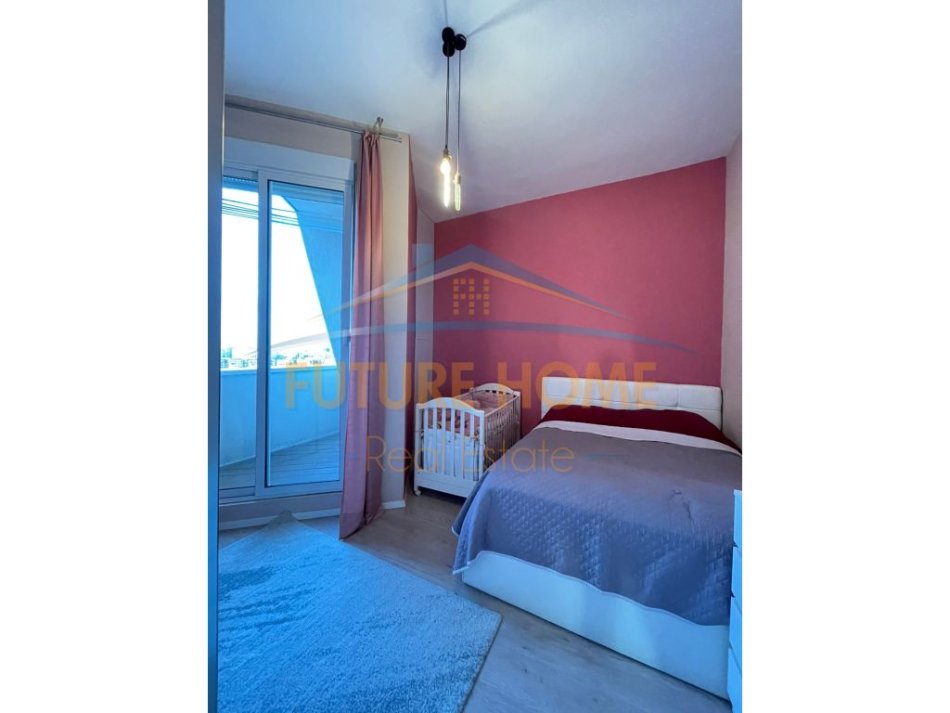 Shitet , Apartament 3+1+ Verandë, Kompleksi Kontakt , Tiranë.