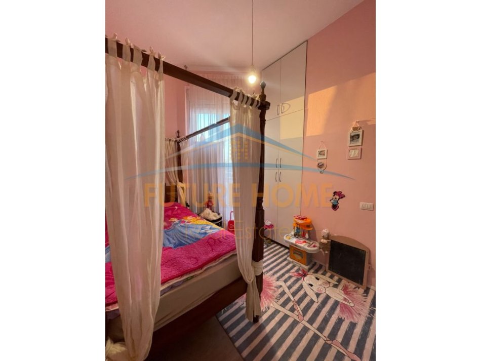 Shitet , Apartament 3+1+ Verandë, Kompleksi Kontakt , Tiranë.
