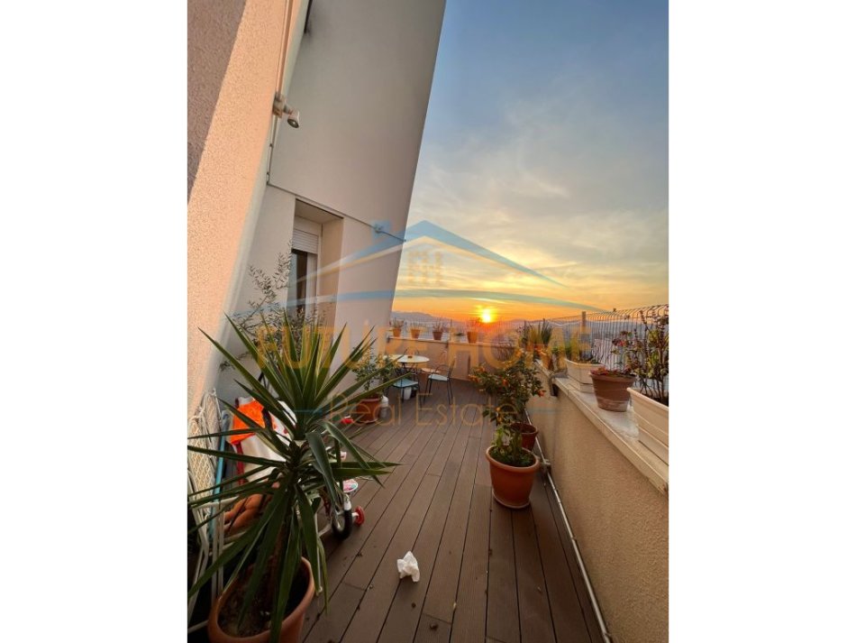 Shitet , Apartament 3+1+ Verandë, Kompleksi Kontakt , Tiranë.
