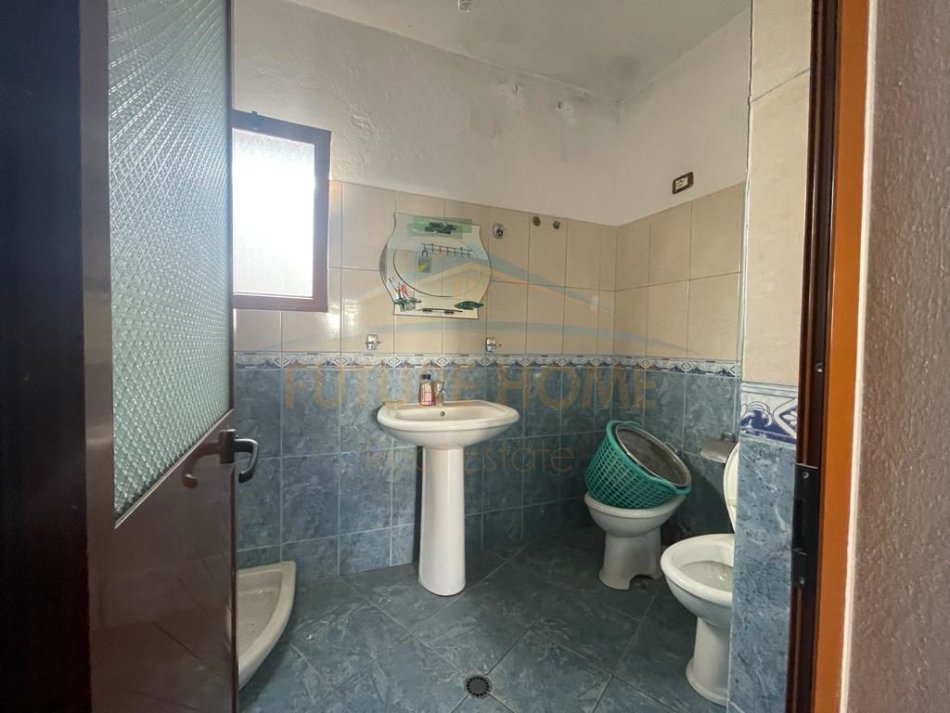 Tirane, shitet shtepi 3+1+Ballkon Kati 2, 294 m² 150.000 € (Institut)