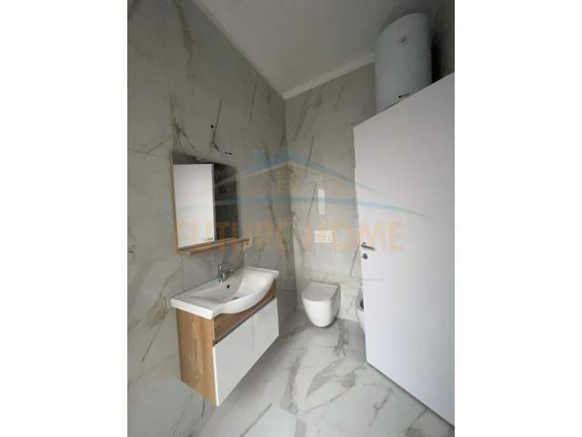 Tirane, jepet me qera apartament 2+1+BLK Kati 1, 99 m² 1.000 Euro (Rruga e Kosovareve)