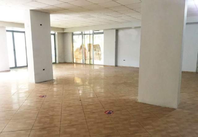 Tirane, shitet ambjent biznesi 200 m² 450.000 Euro