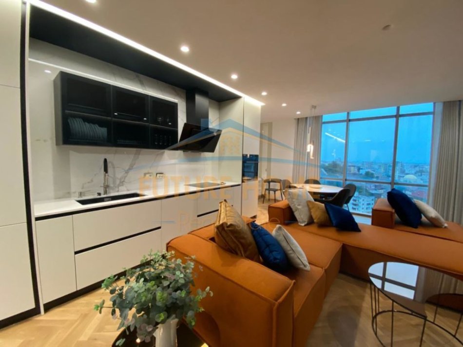 Durres, jepet me qera apartament 1+1+Aneks+Ballkon Kati 12, 95 m² 900 € (Taulantia)