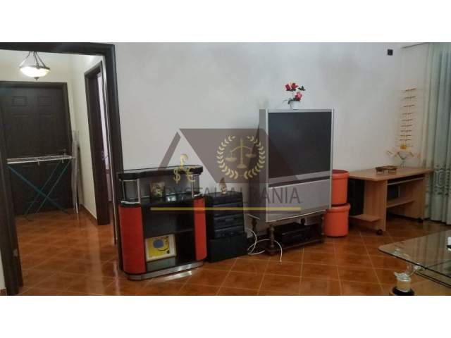 Tirane, jepet me qera Kati 2, 70 m² 350 Euro (Fresku)