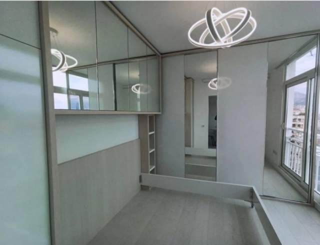 Tirane, shitet apartament 1+1, 77.000 Euro (Komuna e Parisit)