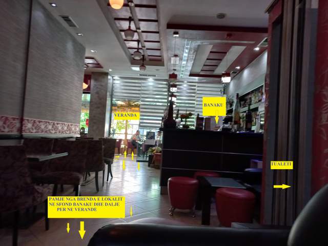 Tirane, Shitet Okazion! Lokal/Njësi Bar-Kafe në funksion, me të gjitha pajisjet, kati përdhes/trotuar, sip.90m², verande 25m², Cmimi 195'000€, në një kompleks banimi tek 5-Mai/ prane Concord Center , 500m nga unaza qendrore Tiranës.