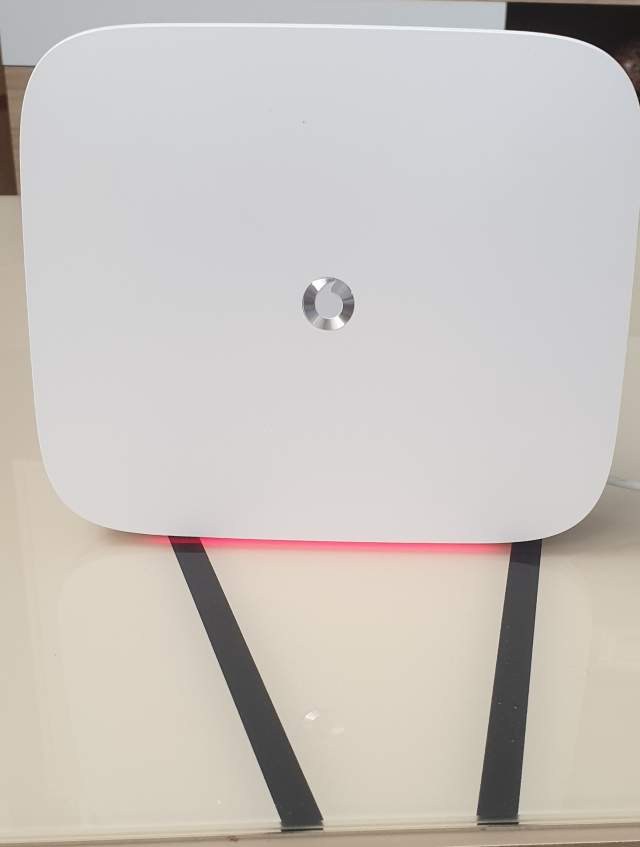 Tirane, shes pajisje Network Vodafone EasyBox 804 75 Euro