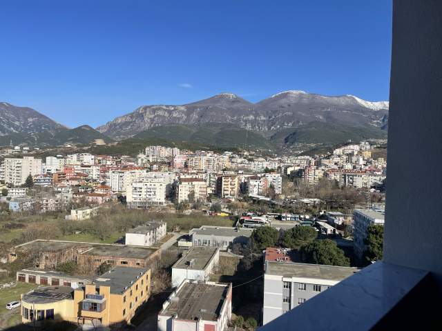 Tirane, jepet me qera zyre Kati 10, 104 m² 490Euro (Xhanfize Keko; Kompleksi Delta; 500 m nga RTV Klan)