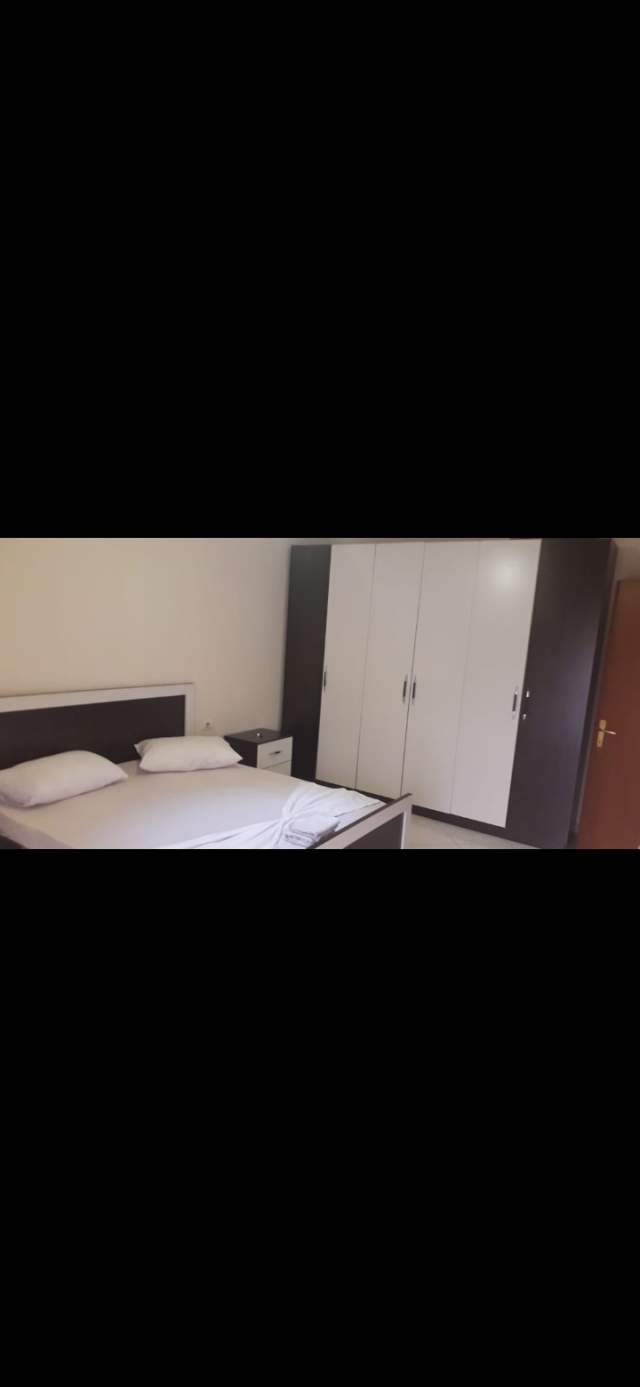 Tirane, jepet me qera apartament 1+1+A+BLK Kati 5, 75 m² 400 Euro (spitali gjerman)
