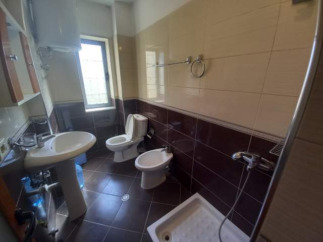 Tirane, shitet apartament 1+1+BLK Kati 5, 49 m² 41.000 Euro (Rruga Ali Demi)
