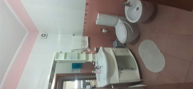 Tirane, jepet me qera apartament 2+1 te Don Bosko Kati 4, 450 Euro