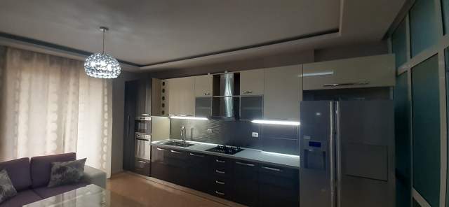 Tirane, jepet me qera apartament 2+1 te Don Bosko Kati 4, 450 Euro